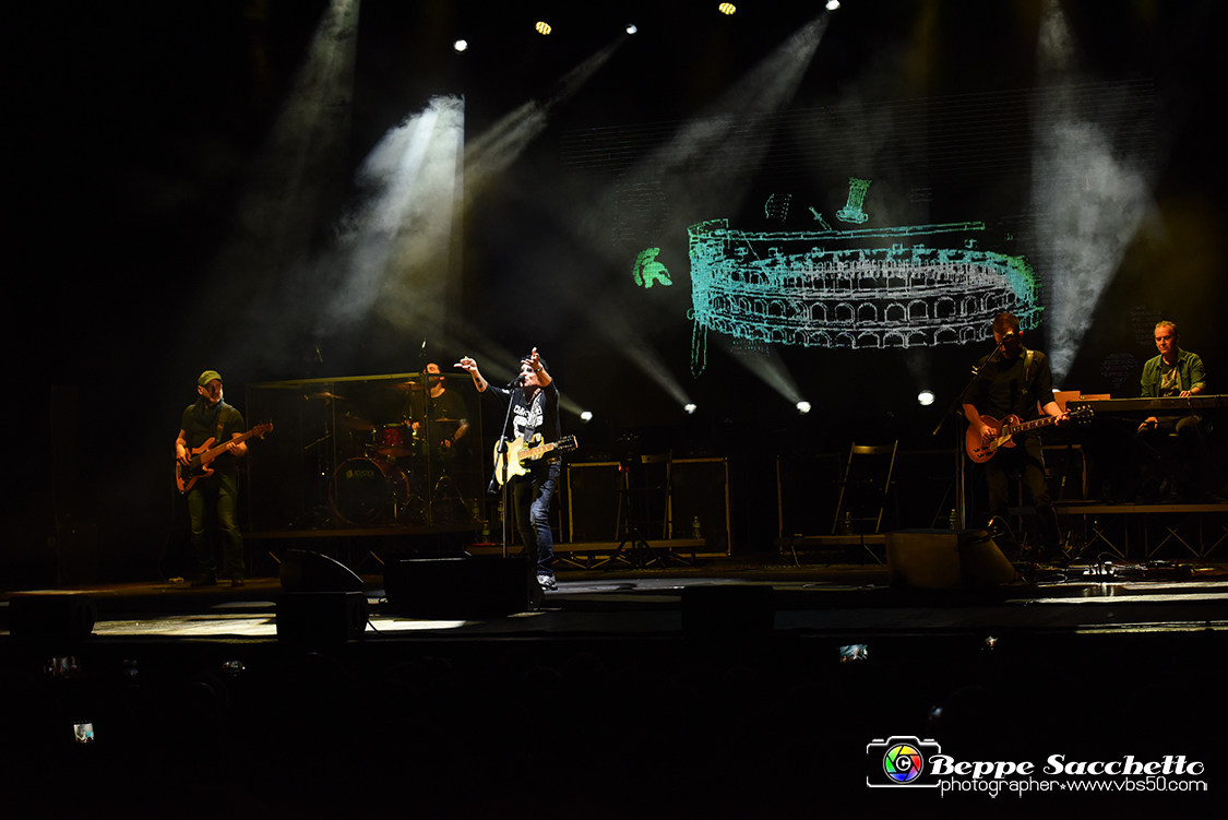 VBS_4077 - Concerto Edoardo Bennato - Peter Pan Rock 'n' Roll Tour.jpg